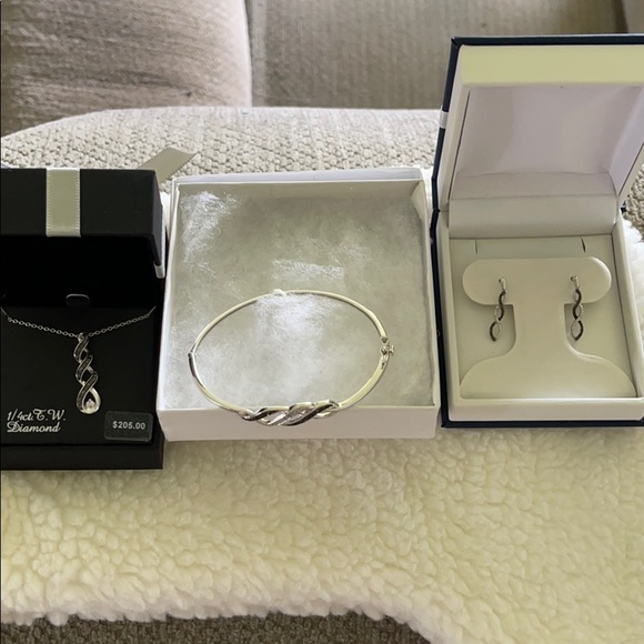 Jewelry Set - Picture 1 of 8